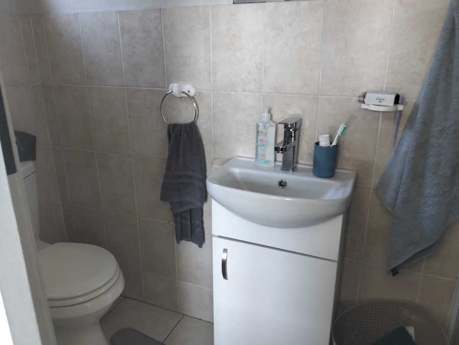 To Let 3 Bedroom Property for Rent in Vredelust Western Cape